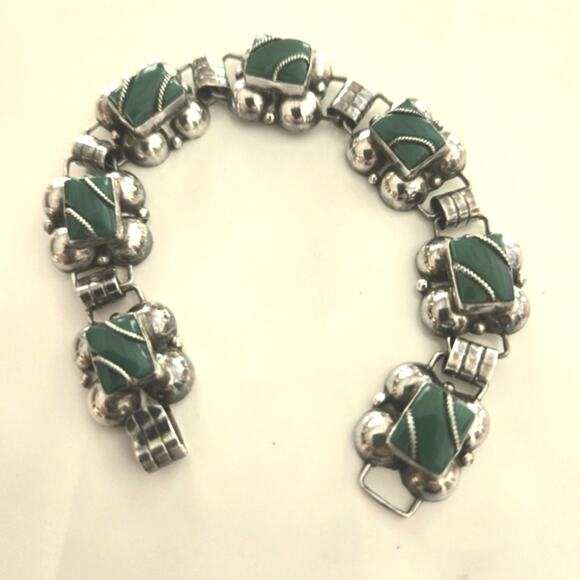Vintage Pre-1950's Mexico Sterling & Carved Green Stone Link Bracelet - Picture 1 of 9